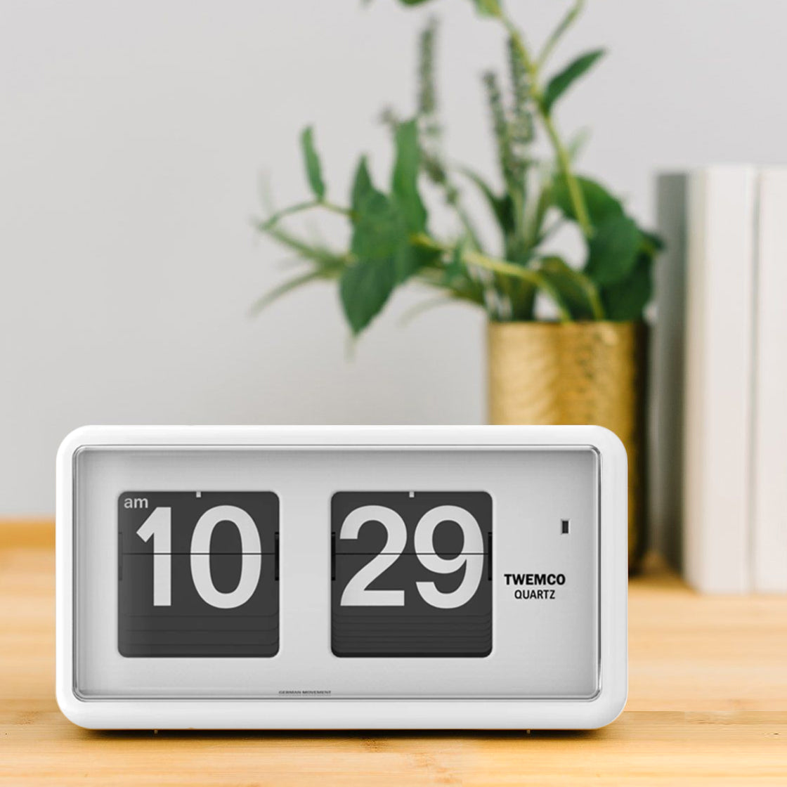 TWEMCO Flip Clock QT-30 White