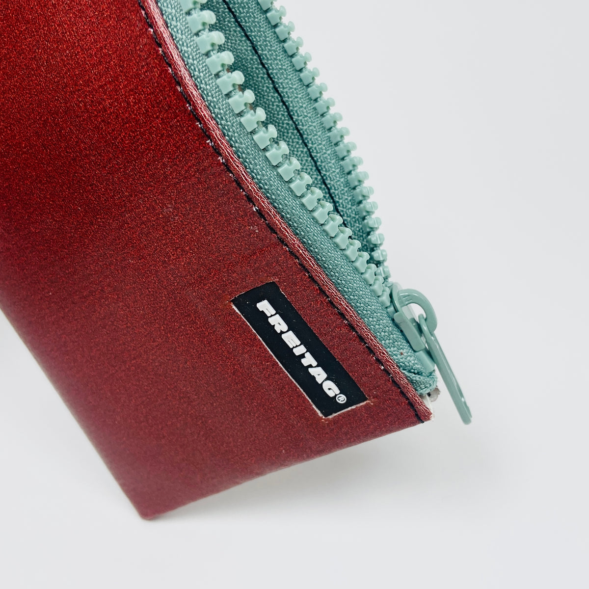 FREITAG F05 - Blair - Red with Mint Zip