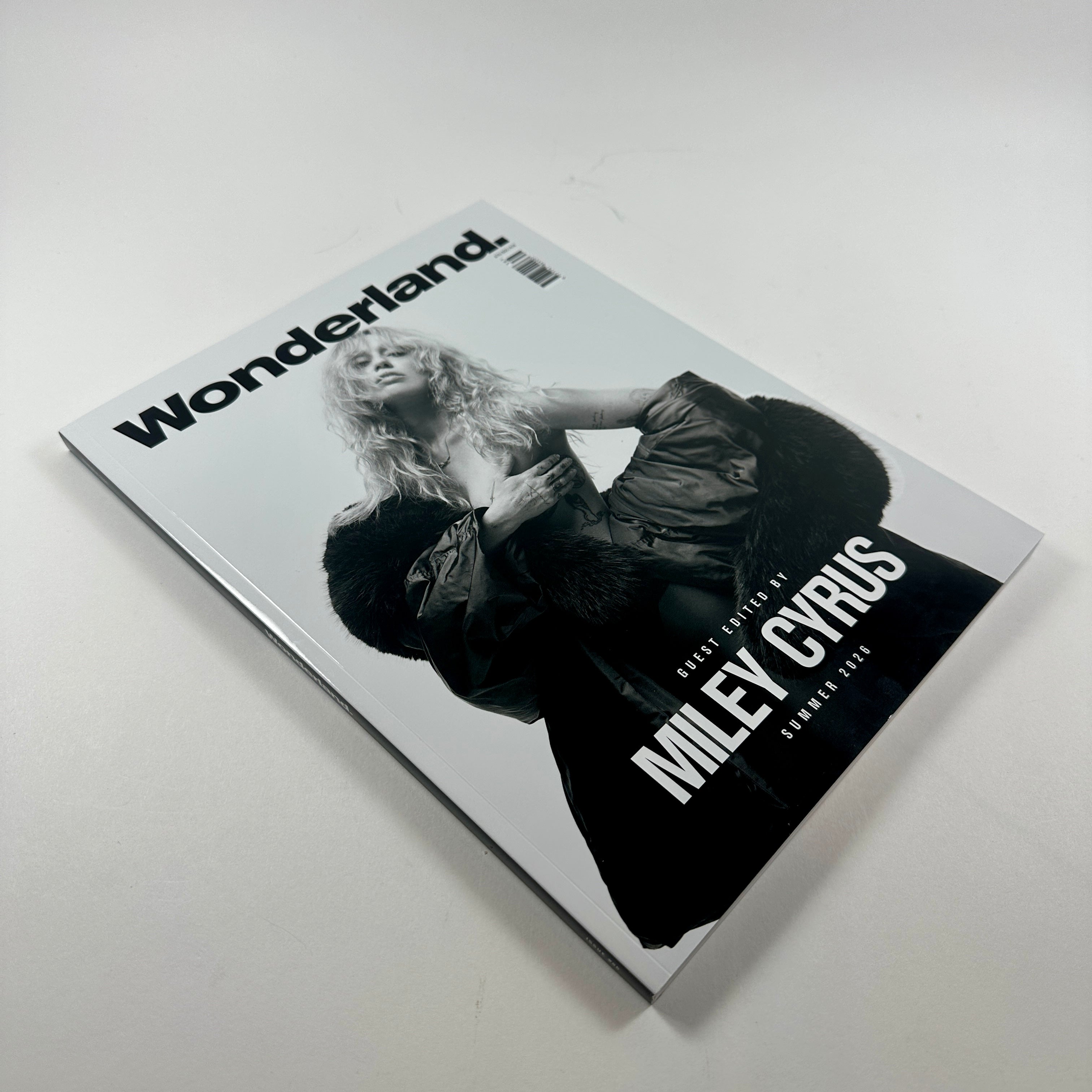 Wonderland #86 - Summer 2026 - Guest Edited by Miley Cyrus – UNITOM