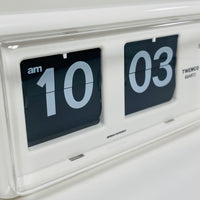 TWEMCO Flip Clock QT-30 White