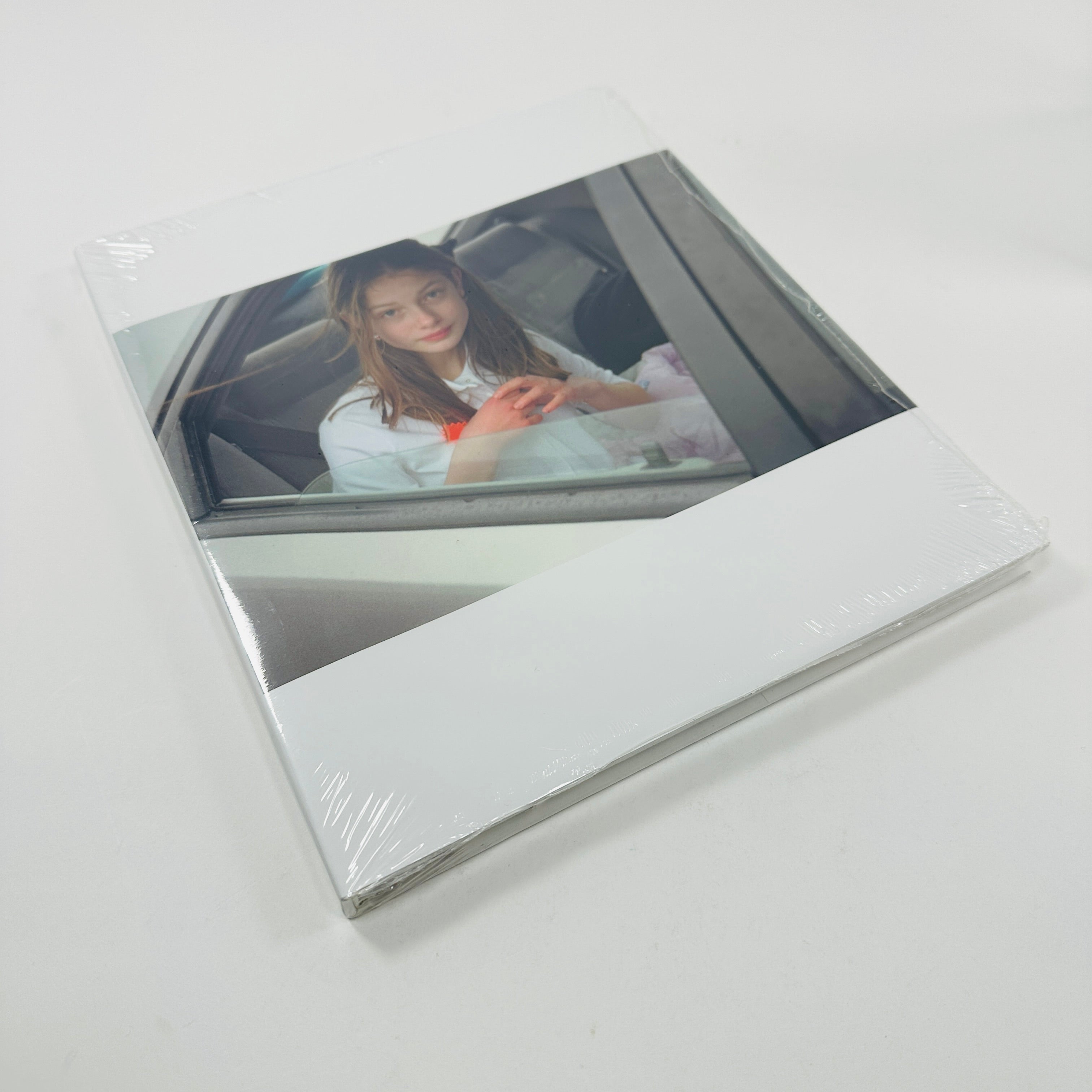 洋書 Angela Hill: Sylvia Idea: Angela Hill Sylvia Zine (Multi) | DSMNY E-SHOP