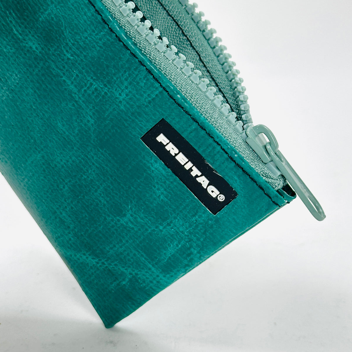 FREITAG F05 - Blair - Bottle Green with Mint Zip