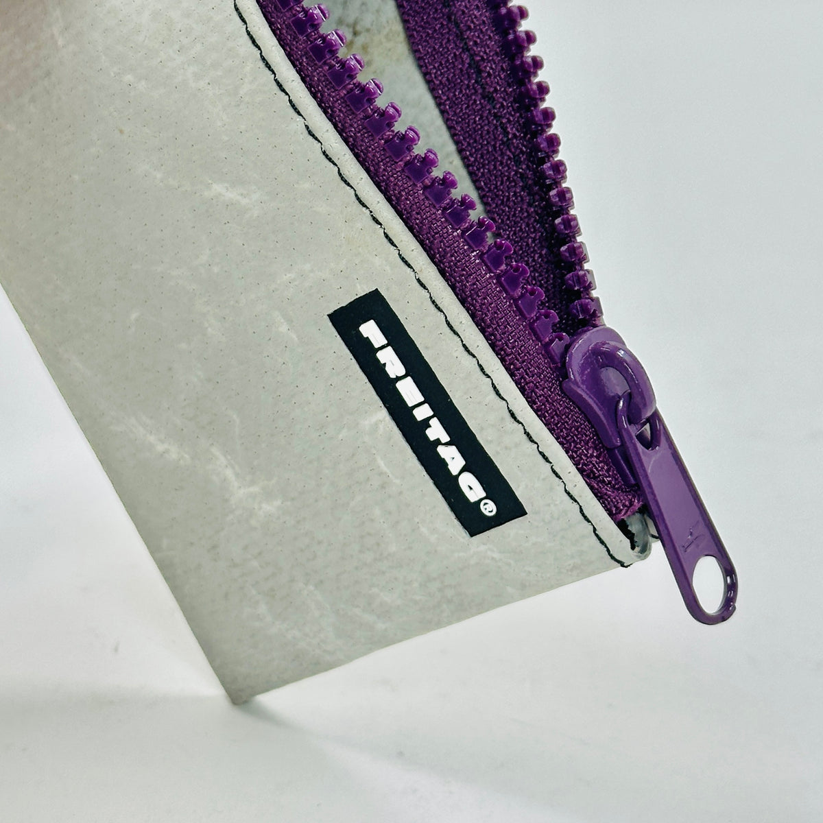 FREITAG F05 - Blair - Grey with Purple Zip