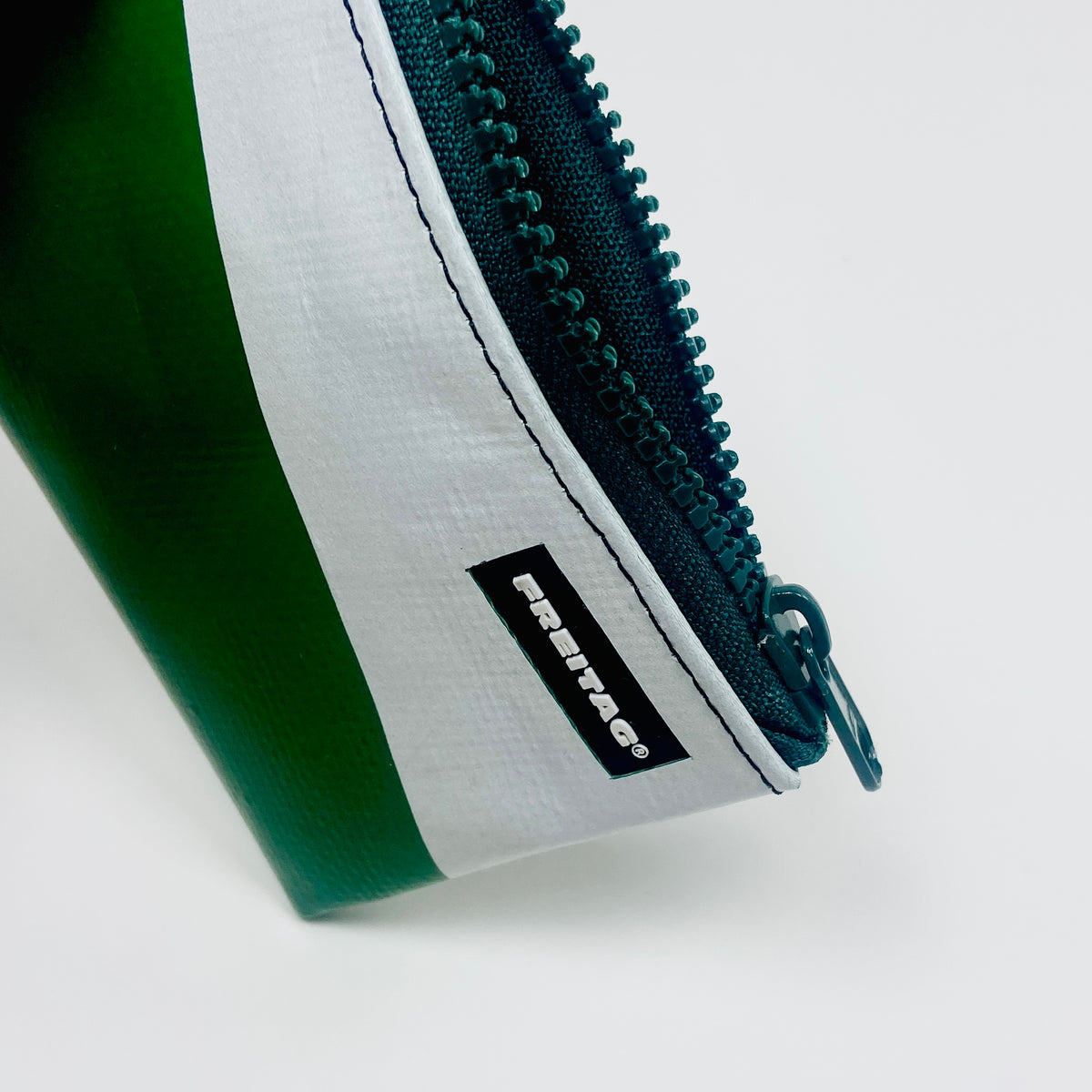 FREITAG F05 - Blair - White with Green and Green Zip