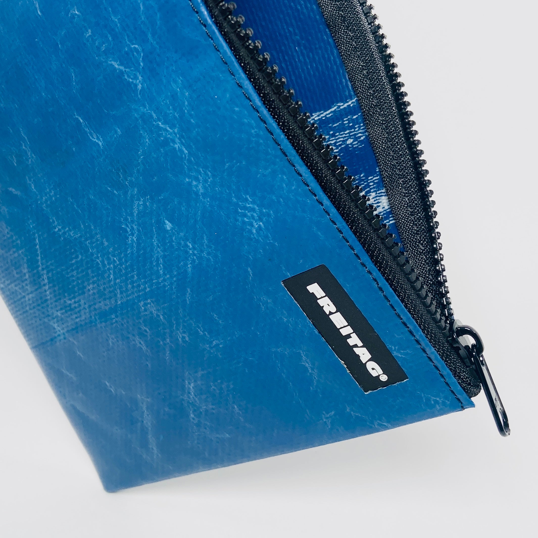 FREITAG F07 - Chuck - Dark Blue with Black Zip | UNITOM