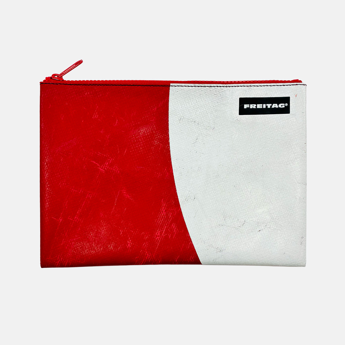 FREITAG F07 - Chuck - Red and White with Red Zip