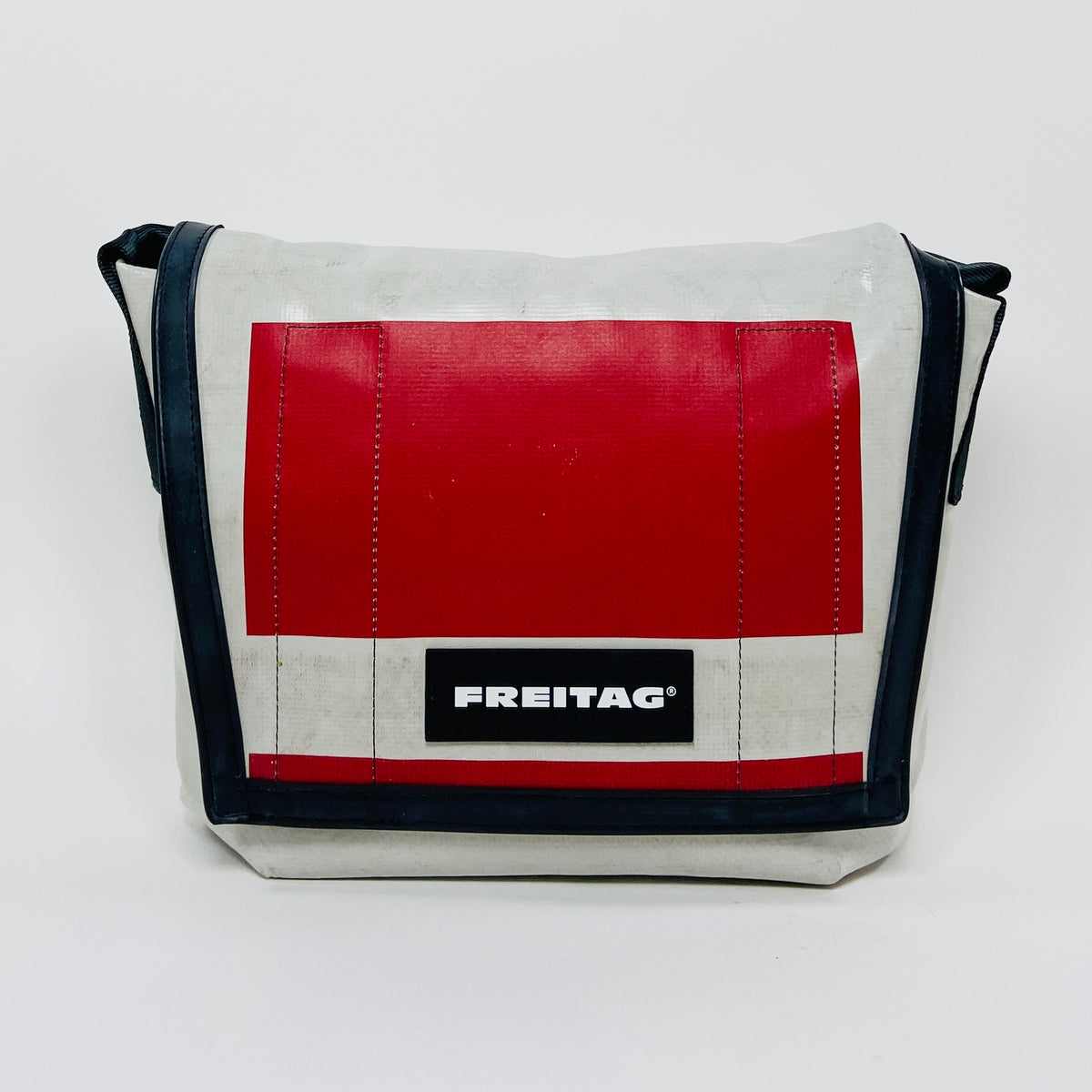 FREITAG F11 - Lassie - White and Red