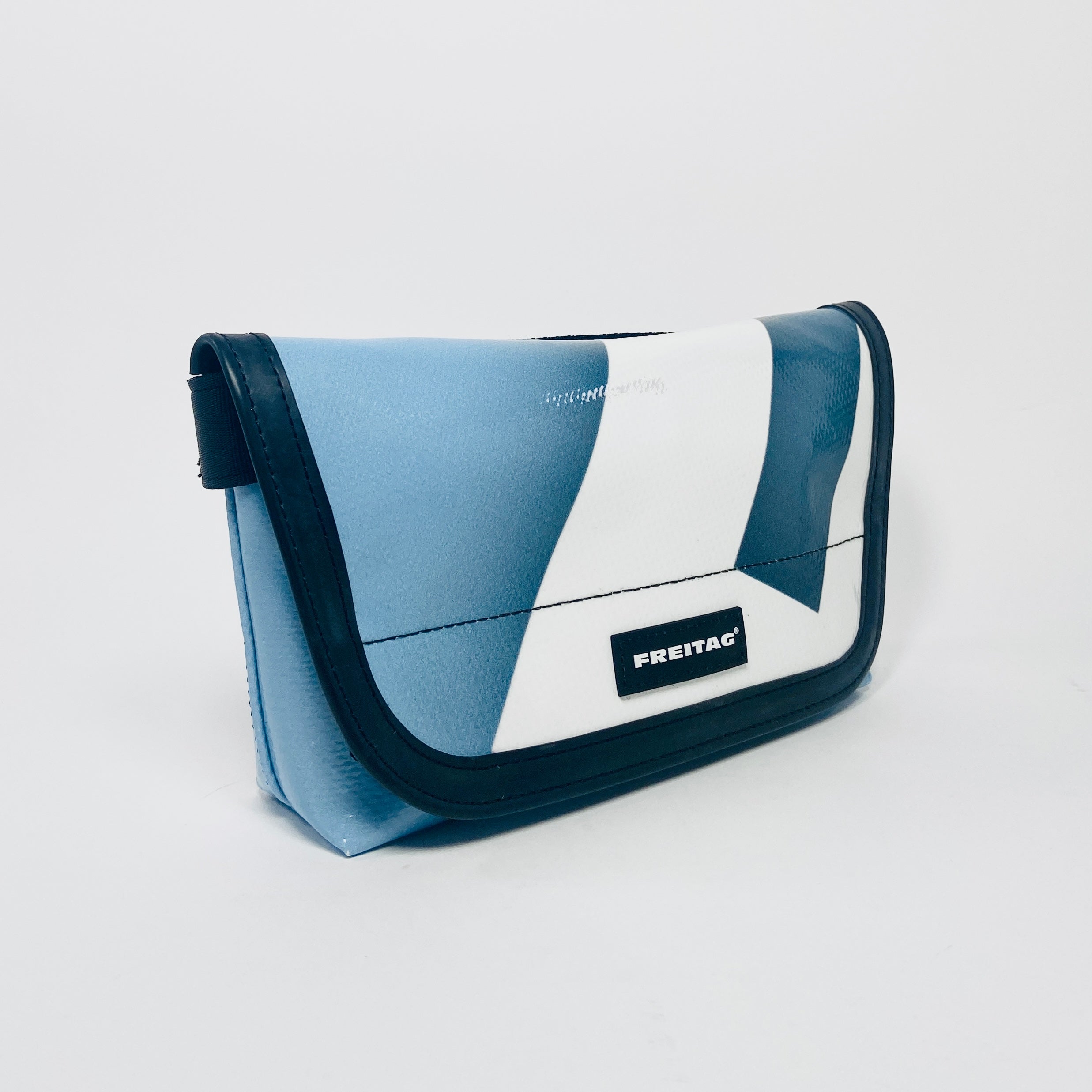 FREITAG F40 - Jamie - Blue and White – UNITOM