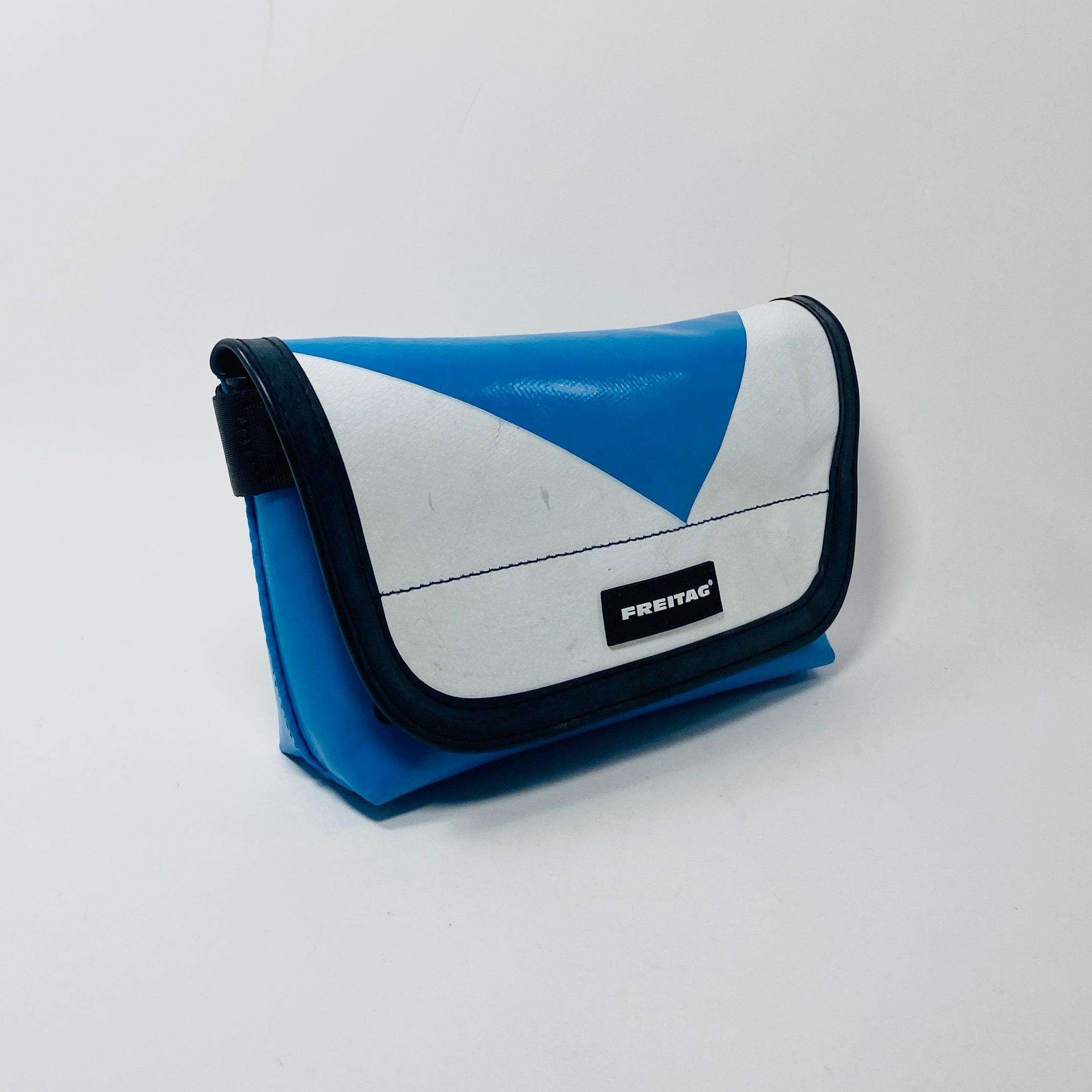 FREITAG F40 - Jamie - Blue with White – UNITOM