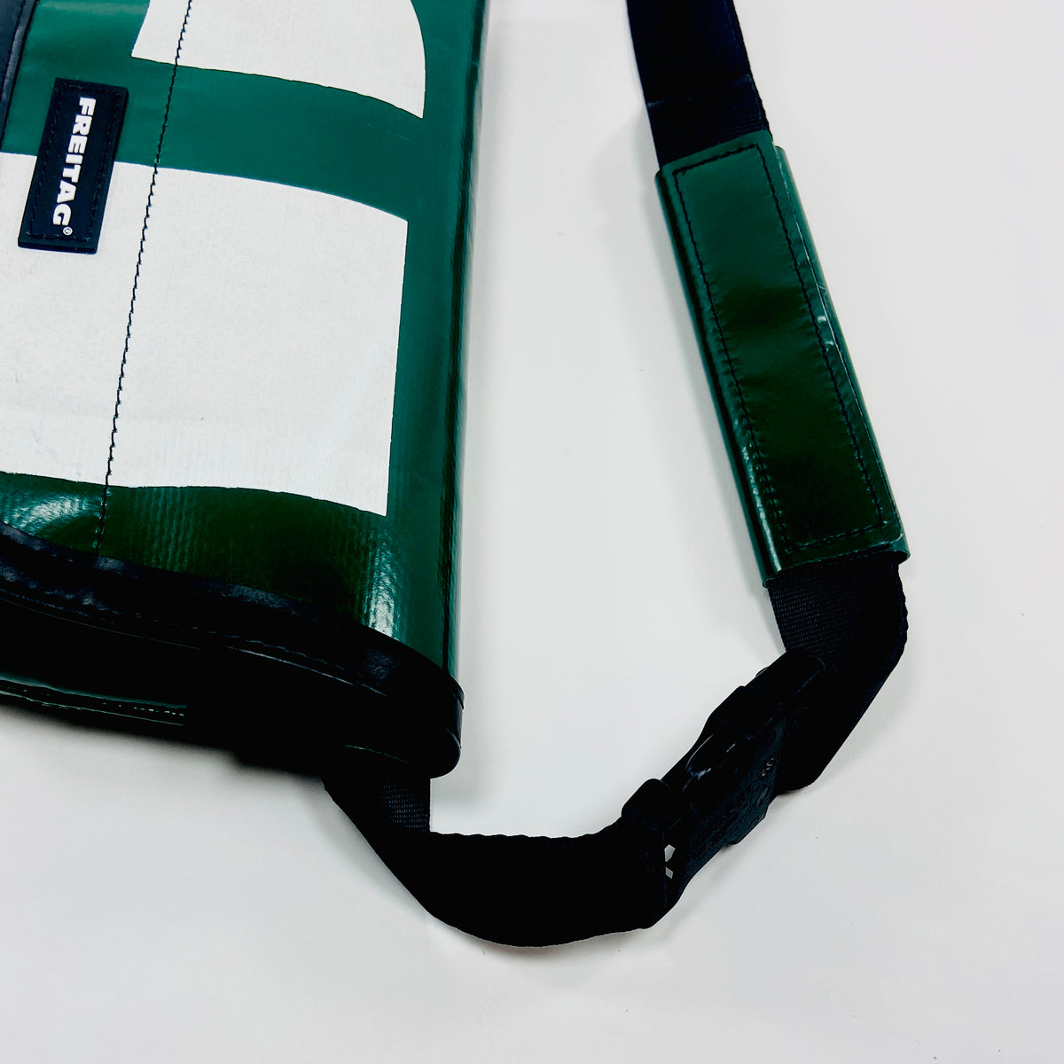 FREITAG F40 - Jamie - Green with White
