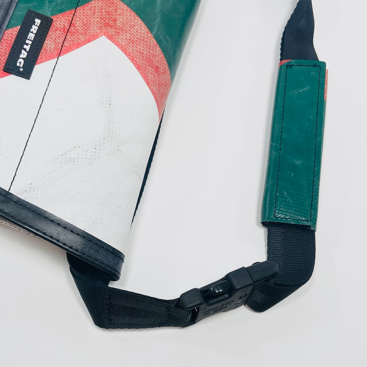 FREITAG F40 - Jamie - Green with red and White