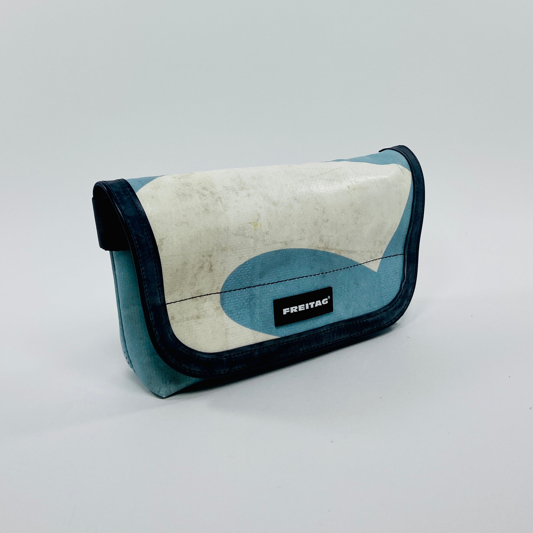 FREITAG F40 - Jamie - Light Blue and Off White – UNITOM