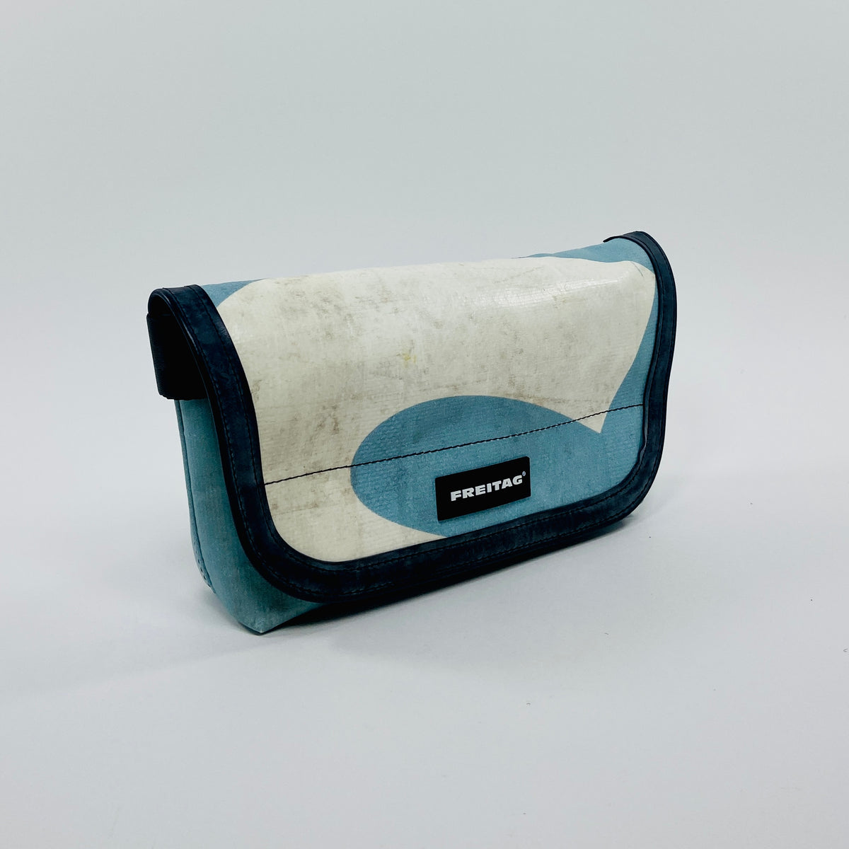 FREITAG F40 - Jamie - Light Blue and Off White