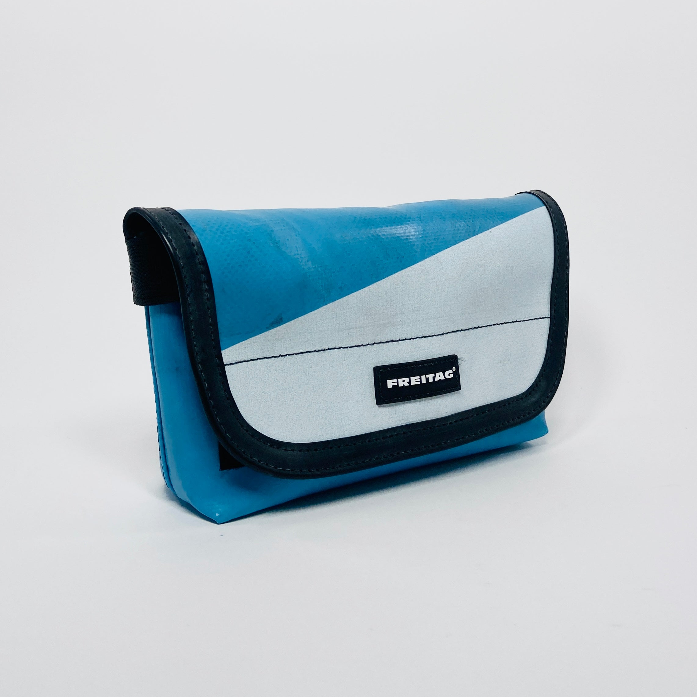 FREITAG F40 - Jamie - Light Blue and White | UNITOM