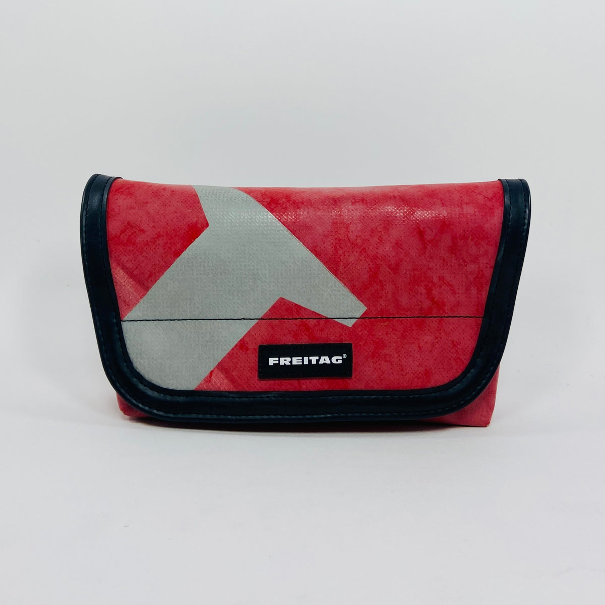 FREITAG F40 - Jamie - Red with Silver detail