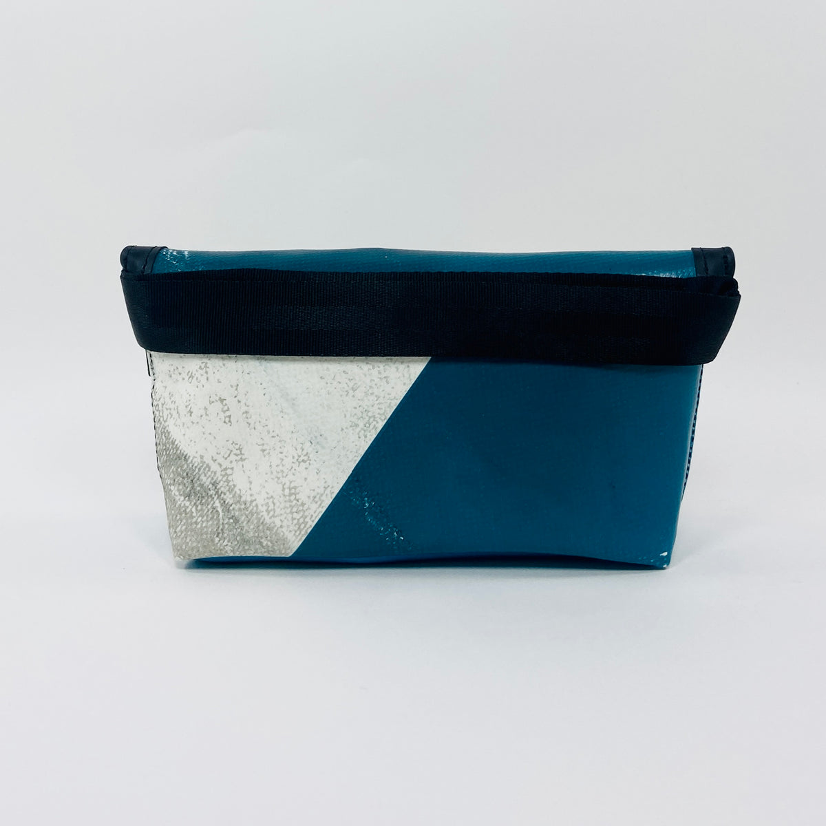 FREITAG F40 - Jamie - Turquoise Blue with White