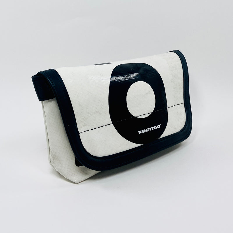 FREITAG F40 - Jamie - White with Black