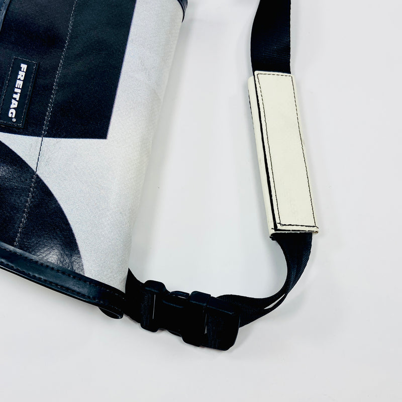 FREITAG F40 - Jamie - White with Black