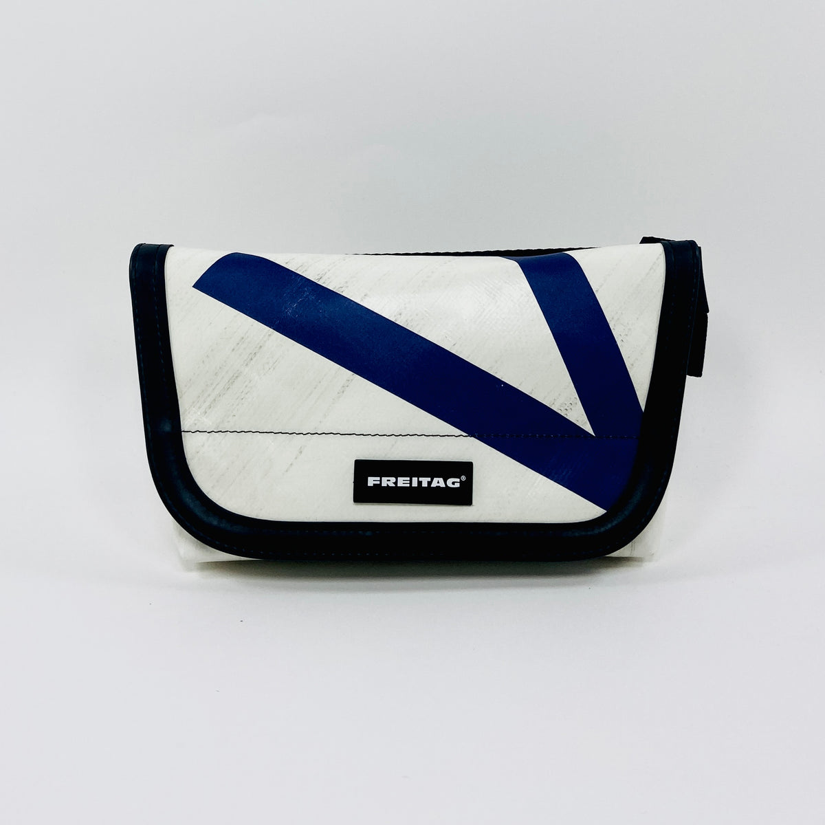 FREITAG F40 - Jamie - White with Purple