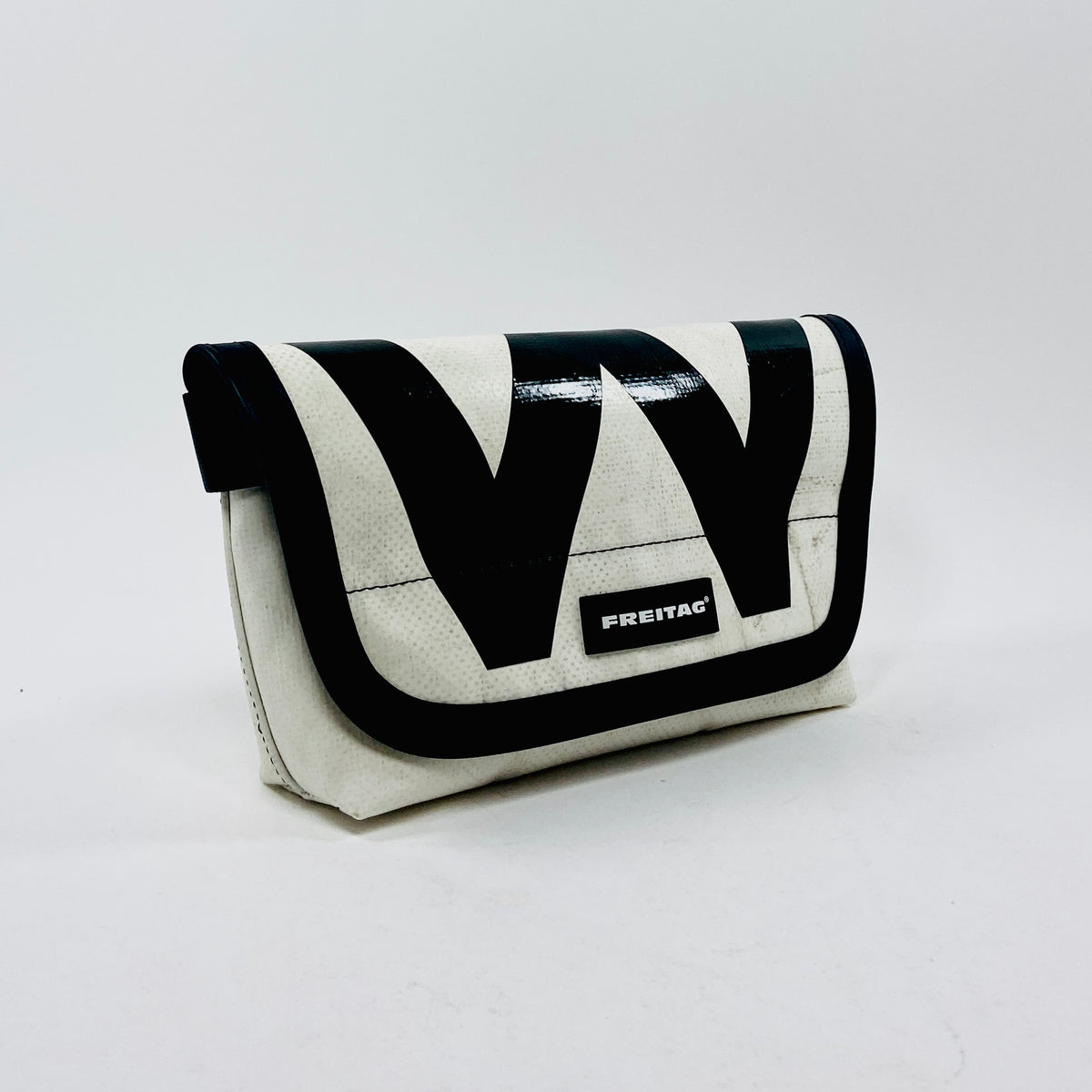FREITAG F40 - Jamie - White with Black