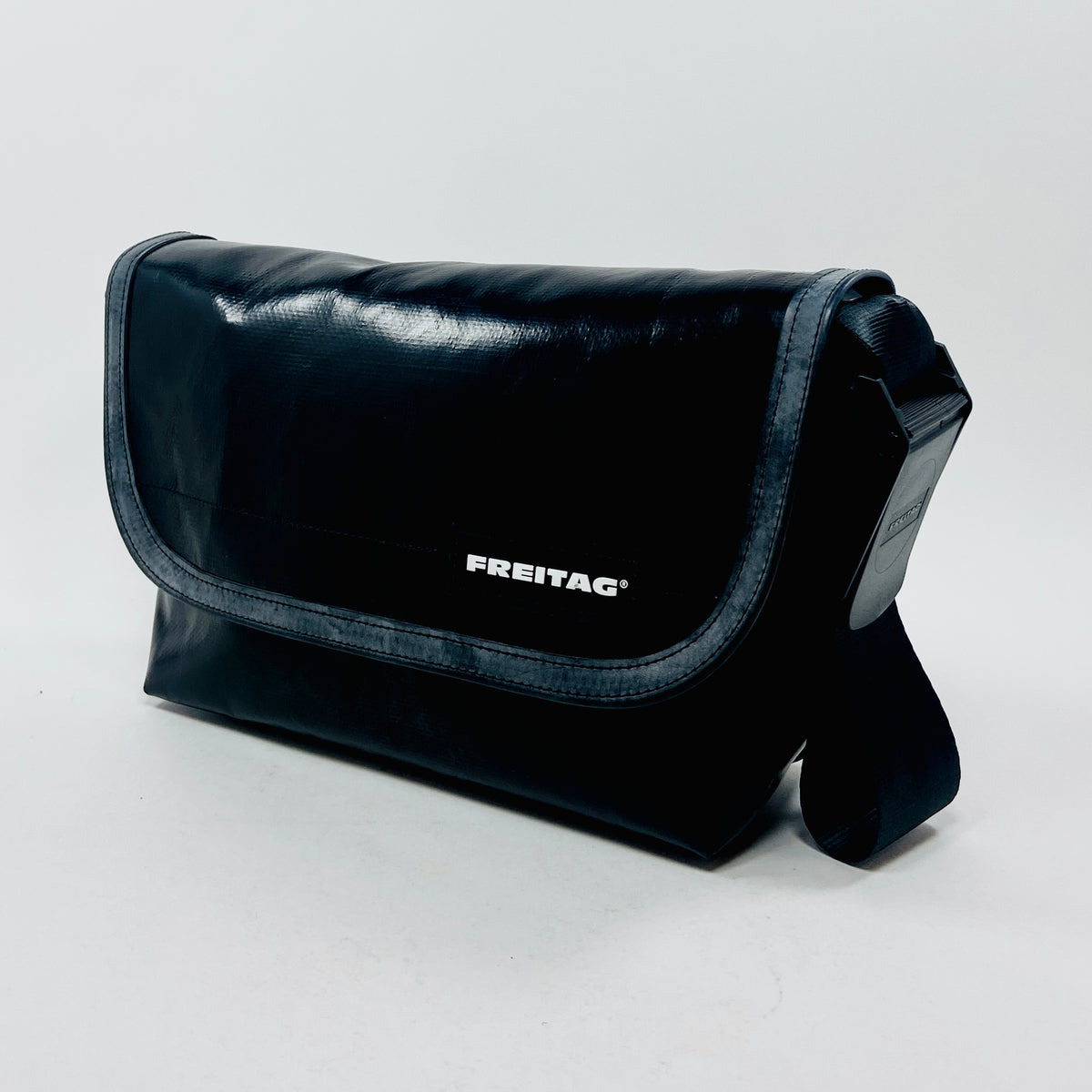 FREITAG F41 - Hawaii Five-0 - Black