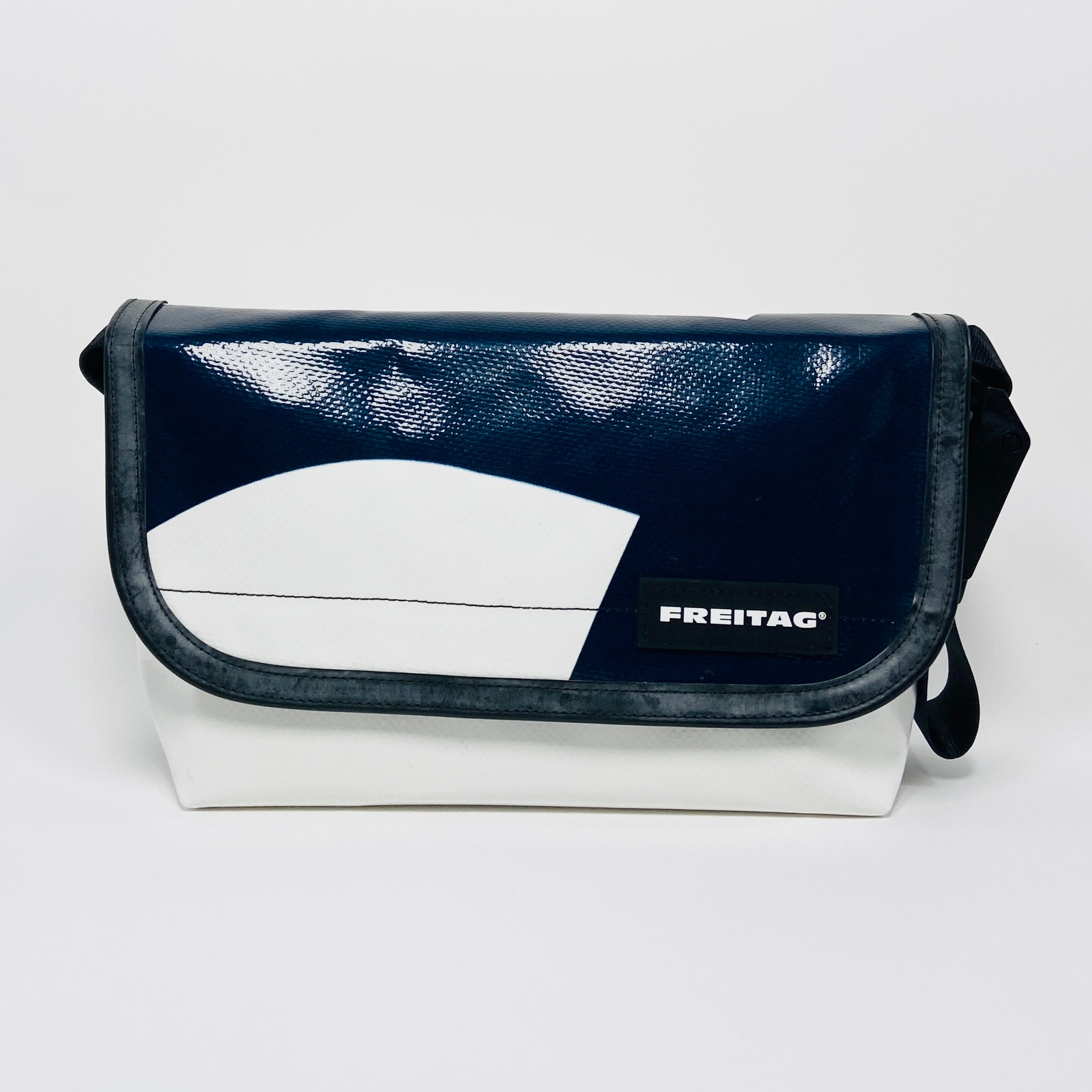 FREITAG F41 - Hawaii Five-0 - Dark Blue and White | UNITOM