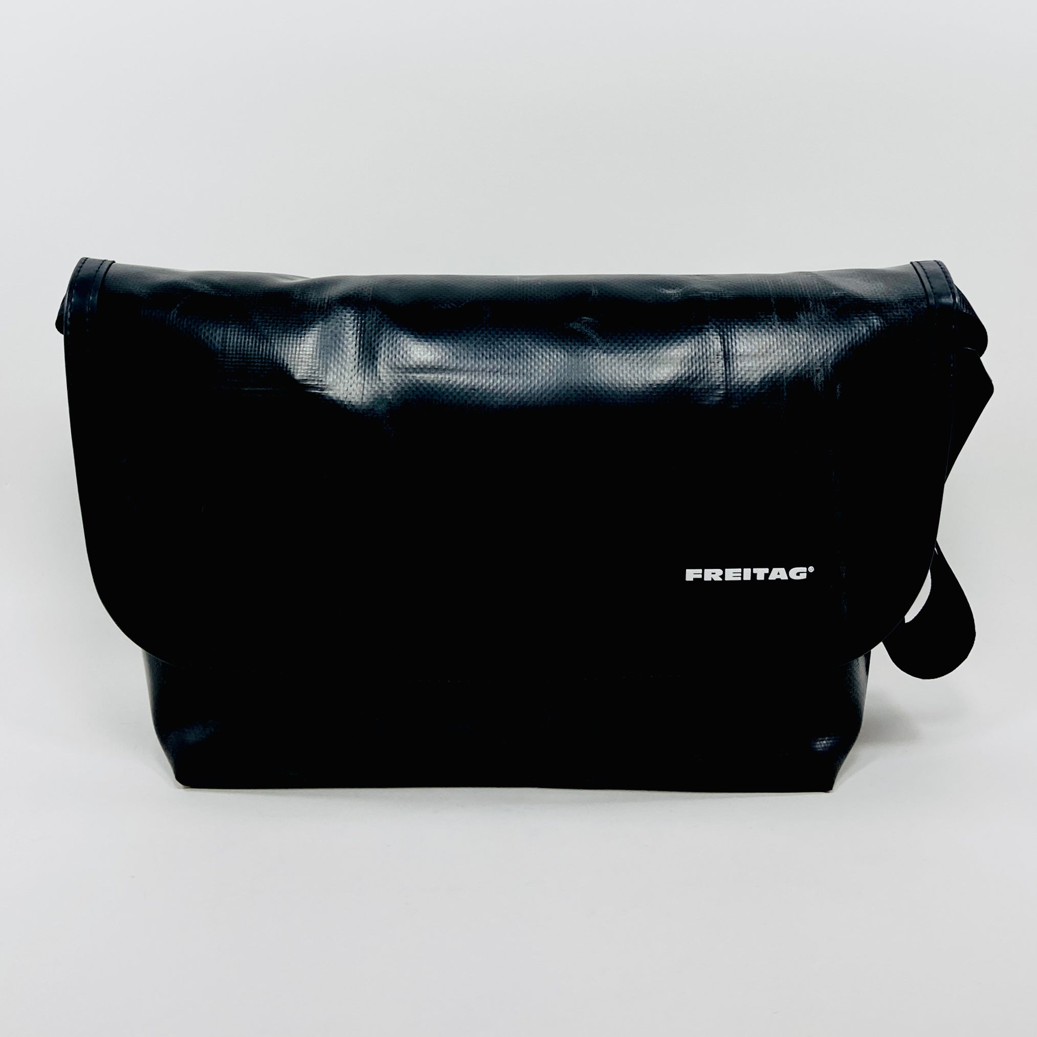 FREITAG F42 - Surfside 6 - Black – UNITOM