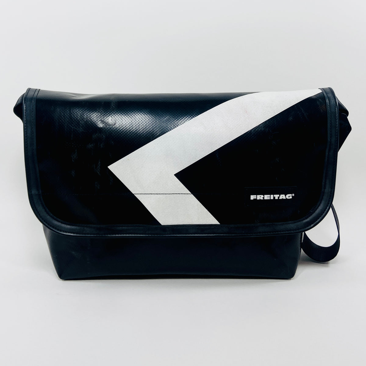 FREITAG F42 - Surfside 6 - Black with White