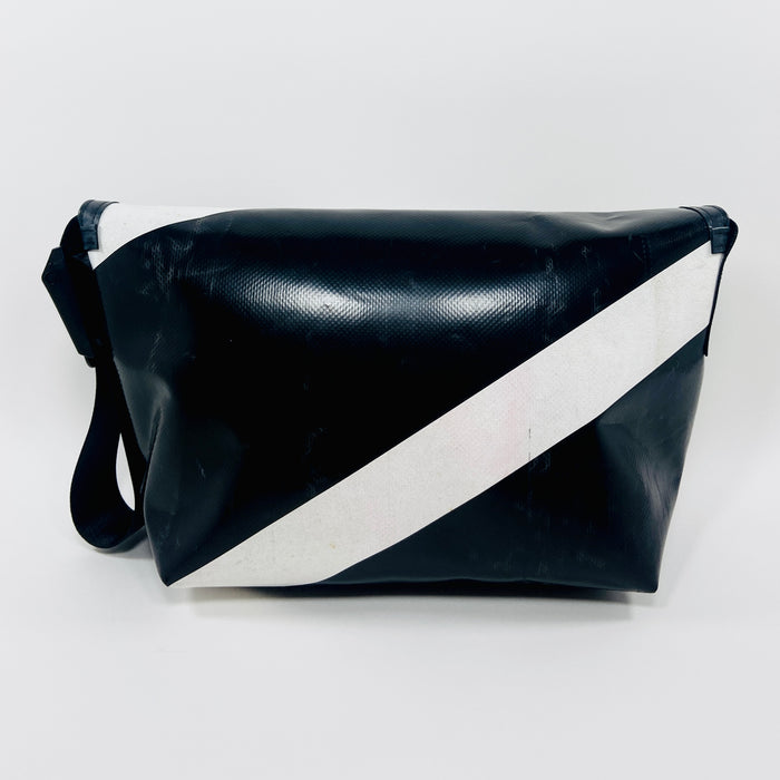 FREITAG F42 - Surfside 6 - Black with White