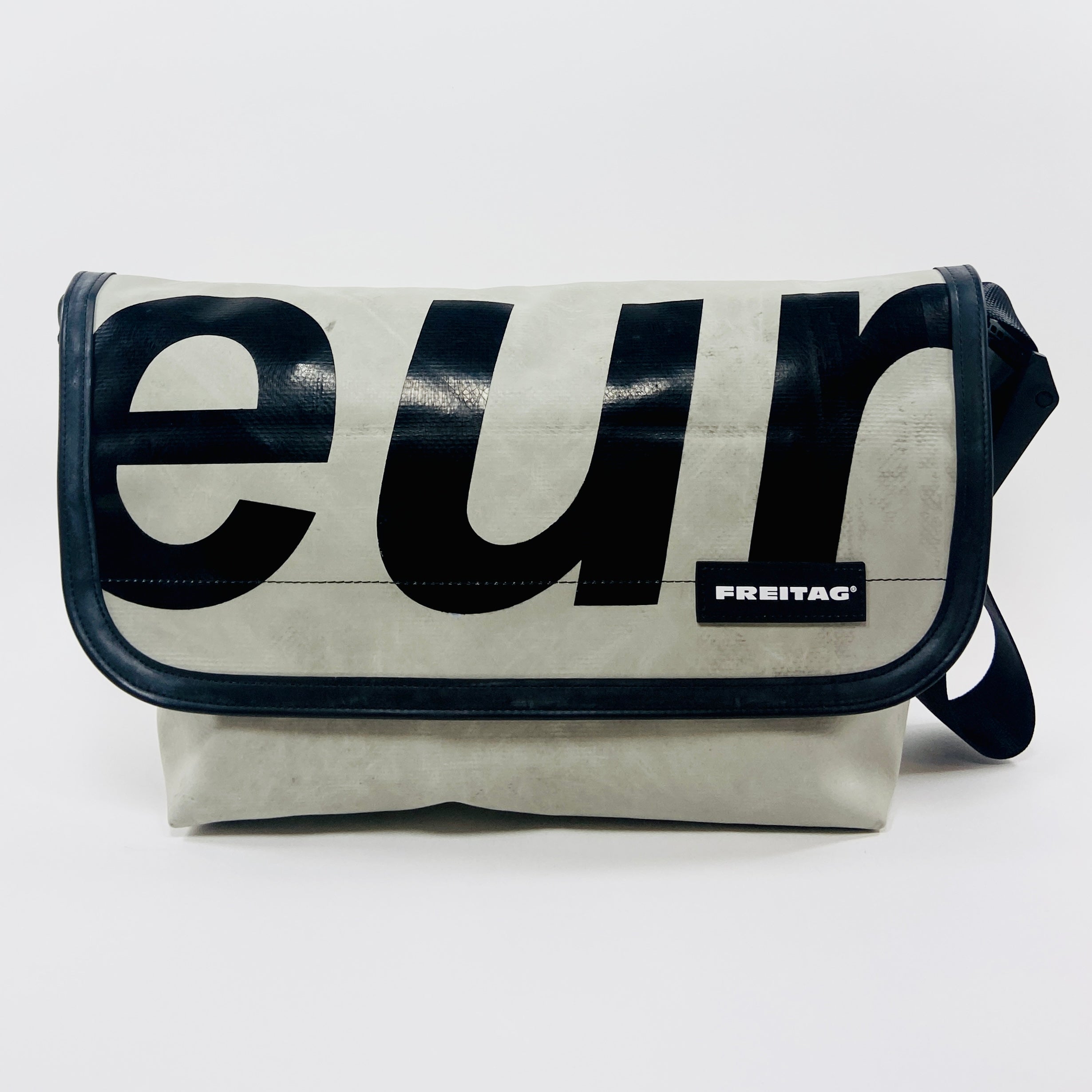FREITAG F42 - Surfside 6 - Light Grey with Black – UNITOM