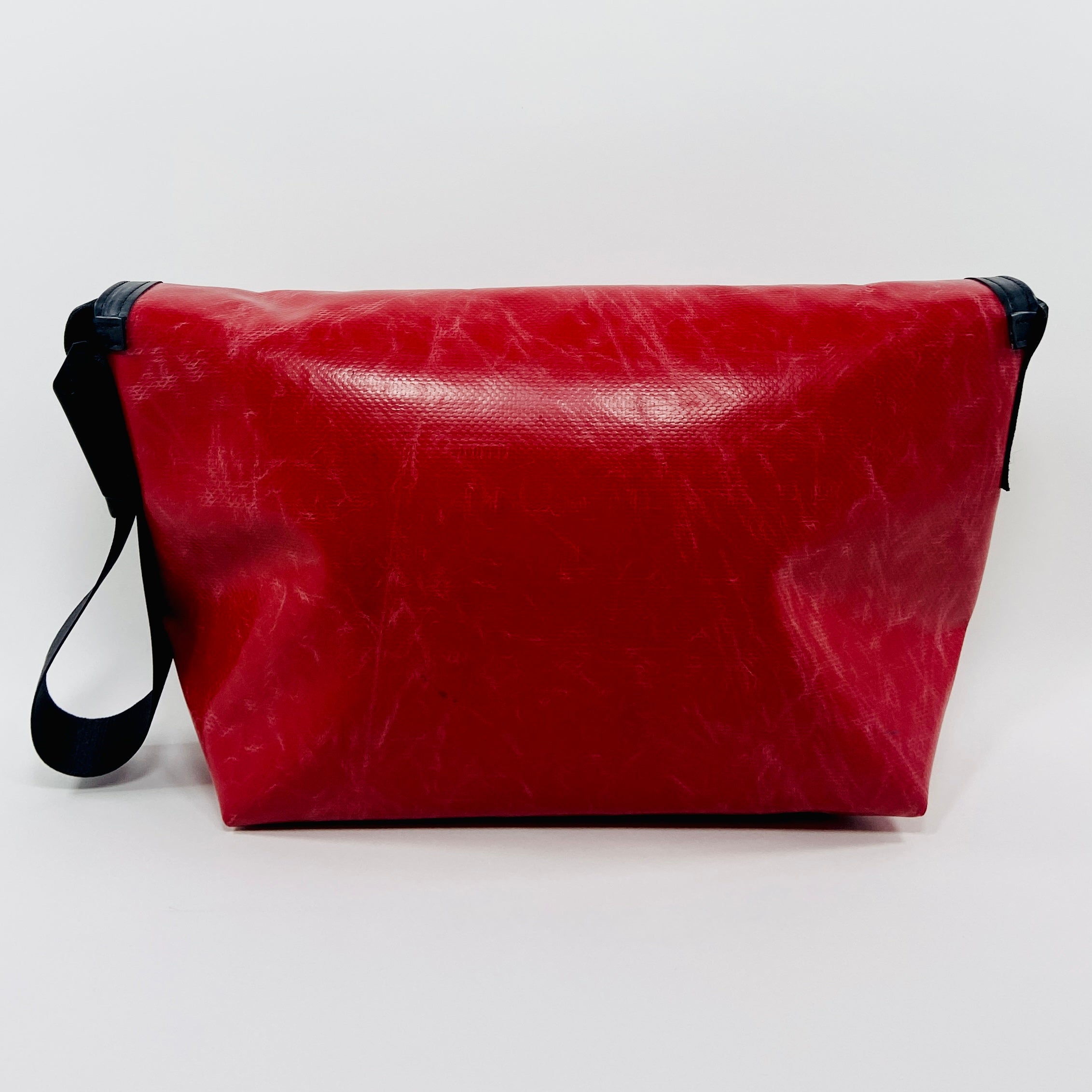 FREITAG F42 SURFSIDE6 パープル アイコニックなF42 SURFSIDE 6が再登場。13インチのラップトップ