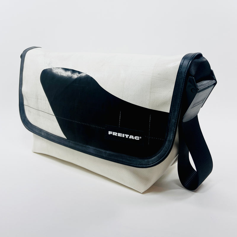 FREITAG F42 - Surfside 6 - White with Black