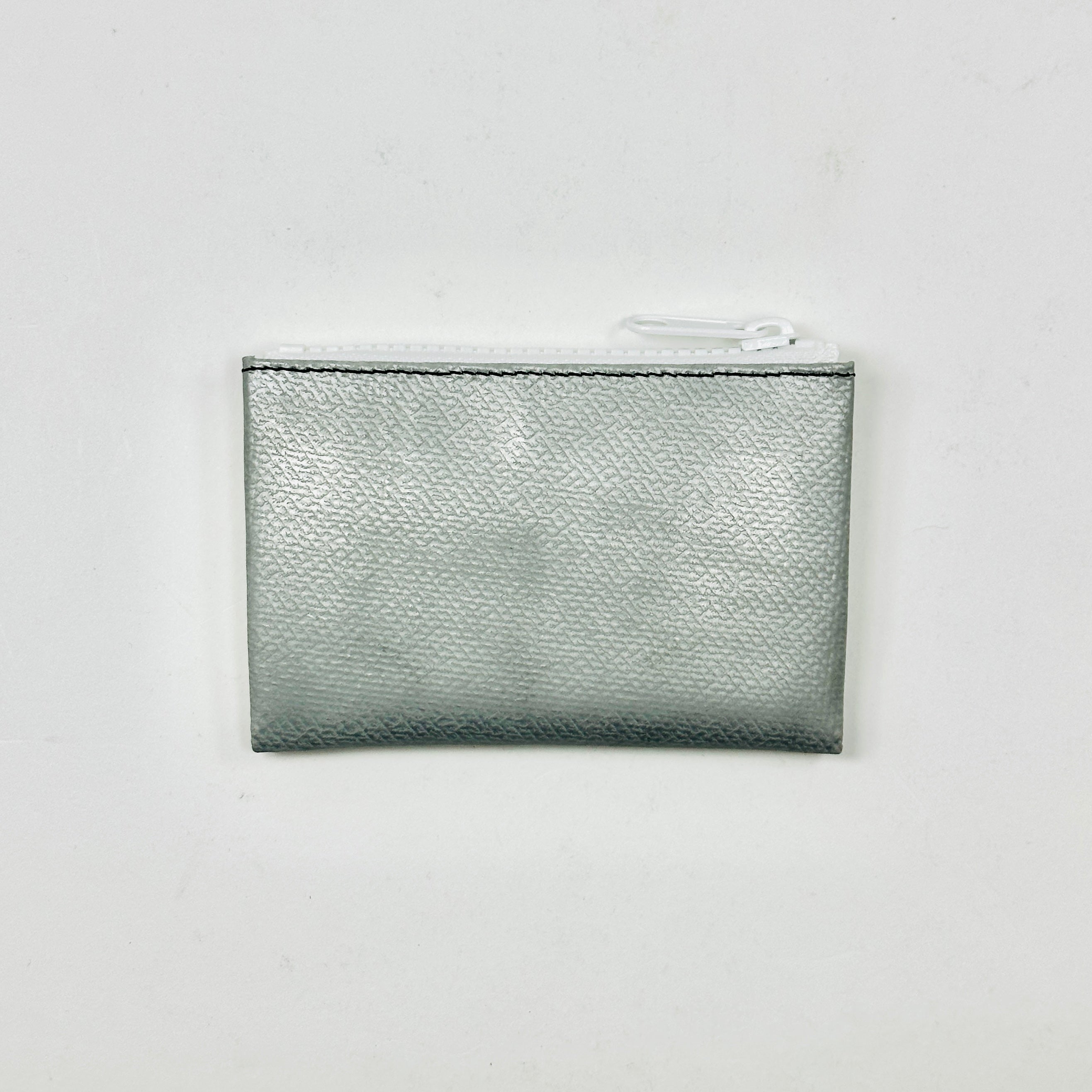 FREITAG F05 - Blair - Silver with White Zip – UNITOM