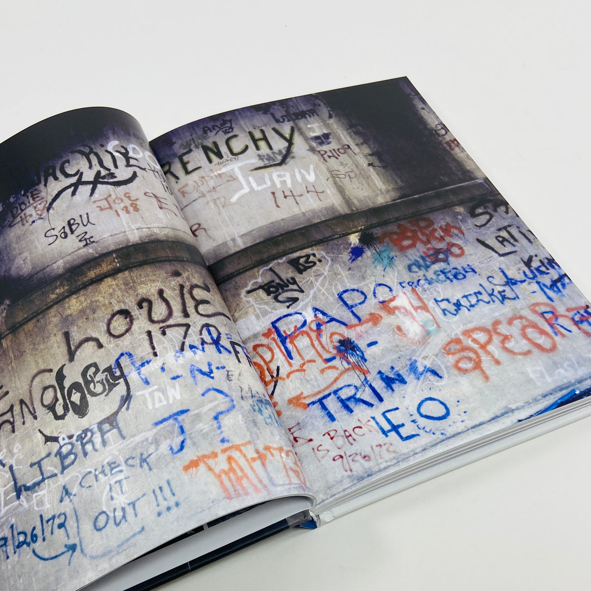 Tag Town (The Evolution of New York Graffiti Writing 1963–1982) - Martha Cooper