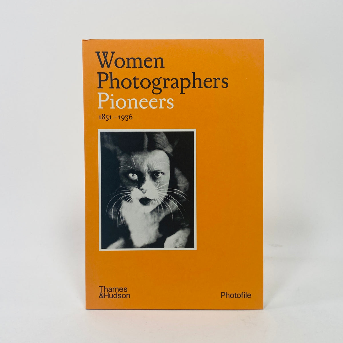 Women Photographers - Pioneers (Photofile)