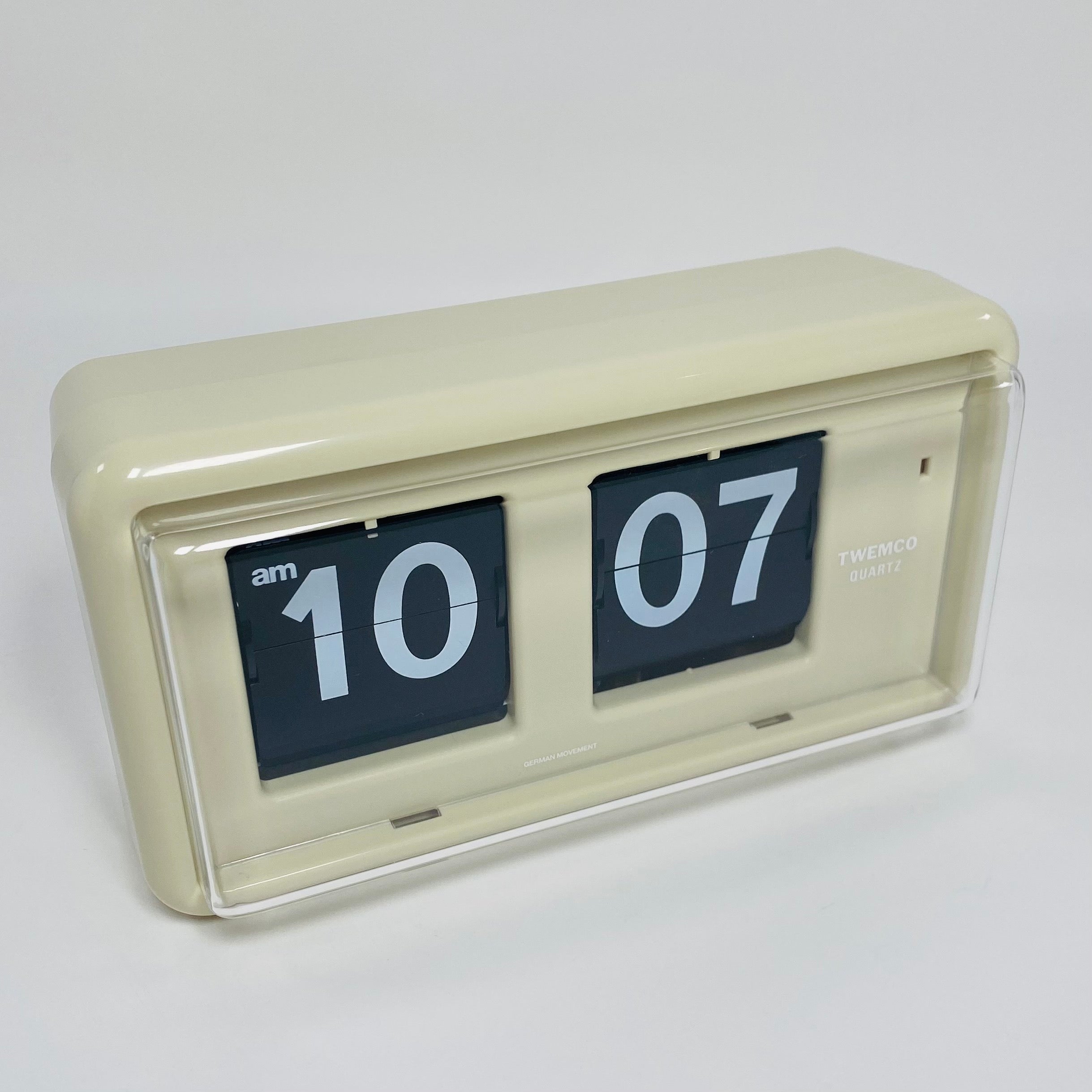 TWEMCO Flip Clock QT-30 Beige – UNITOM