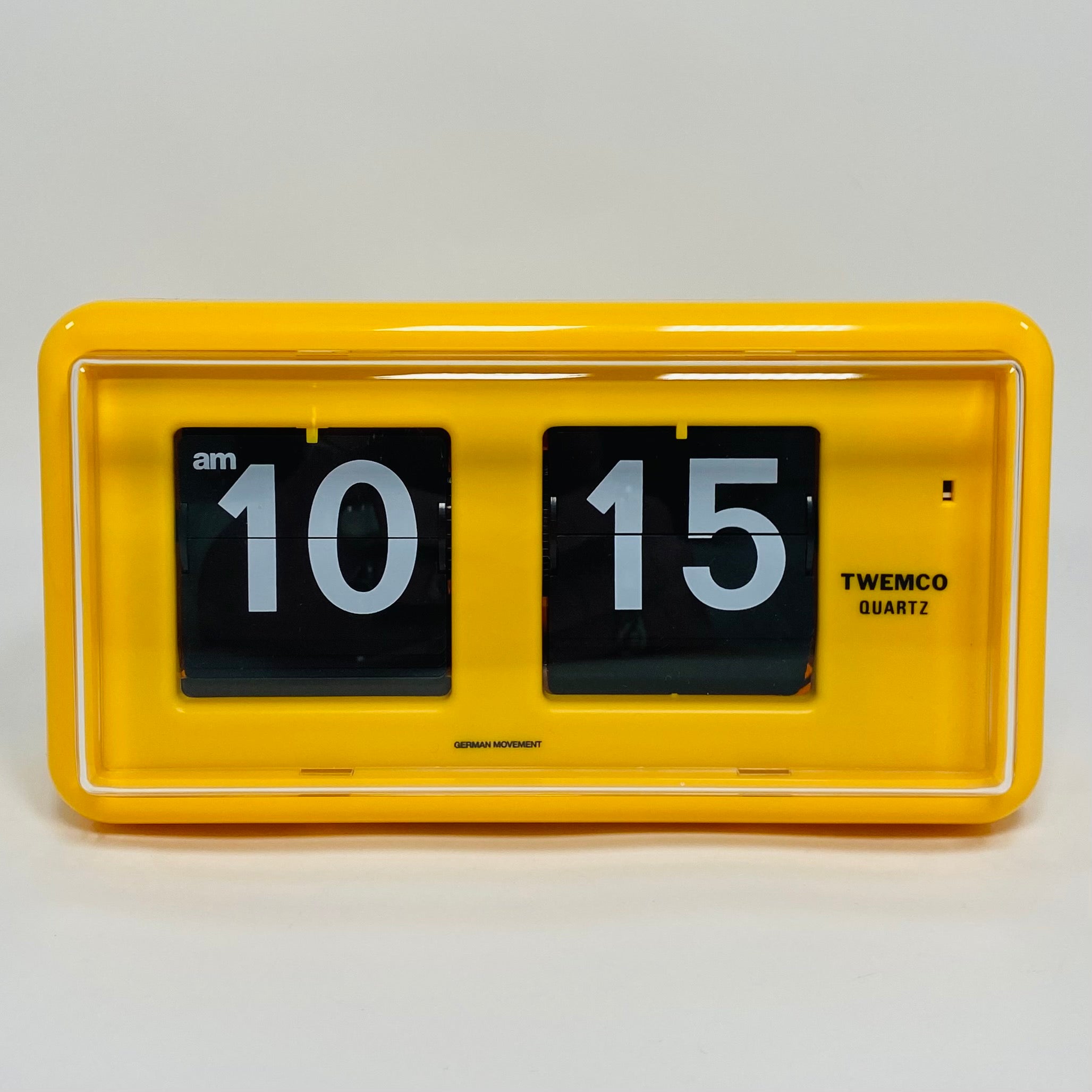 TWEMCO Flip Clock QT-30 Yellow